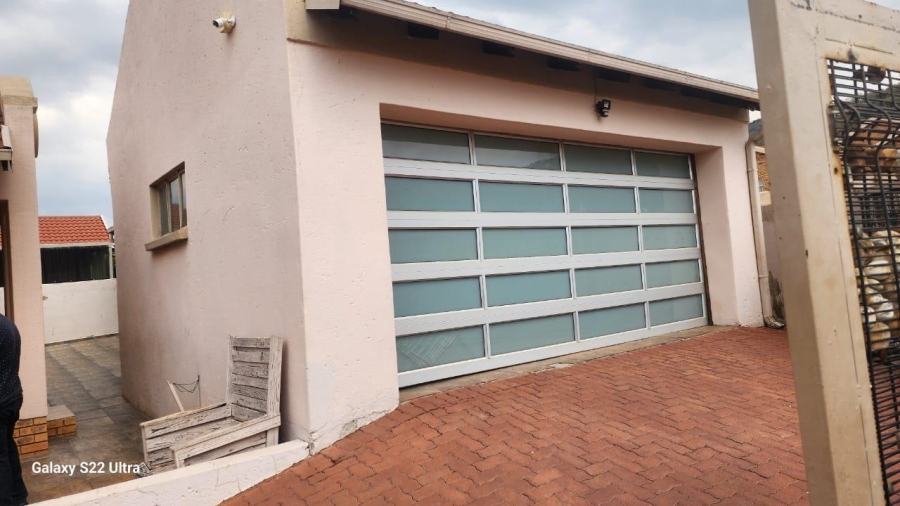 3 Bedroom Property for Sale in Tlhabane North West